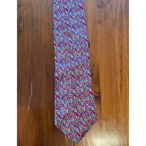 417 by Van Heusen Mens Neck Tie All Silk  Made in the USA Red Blue Geometric